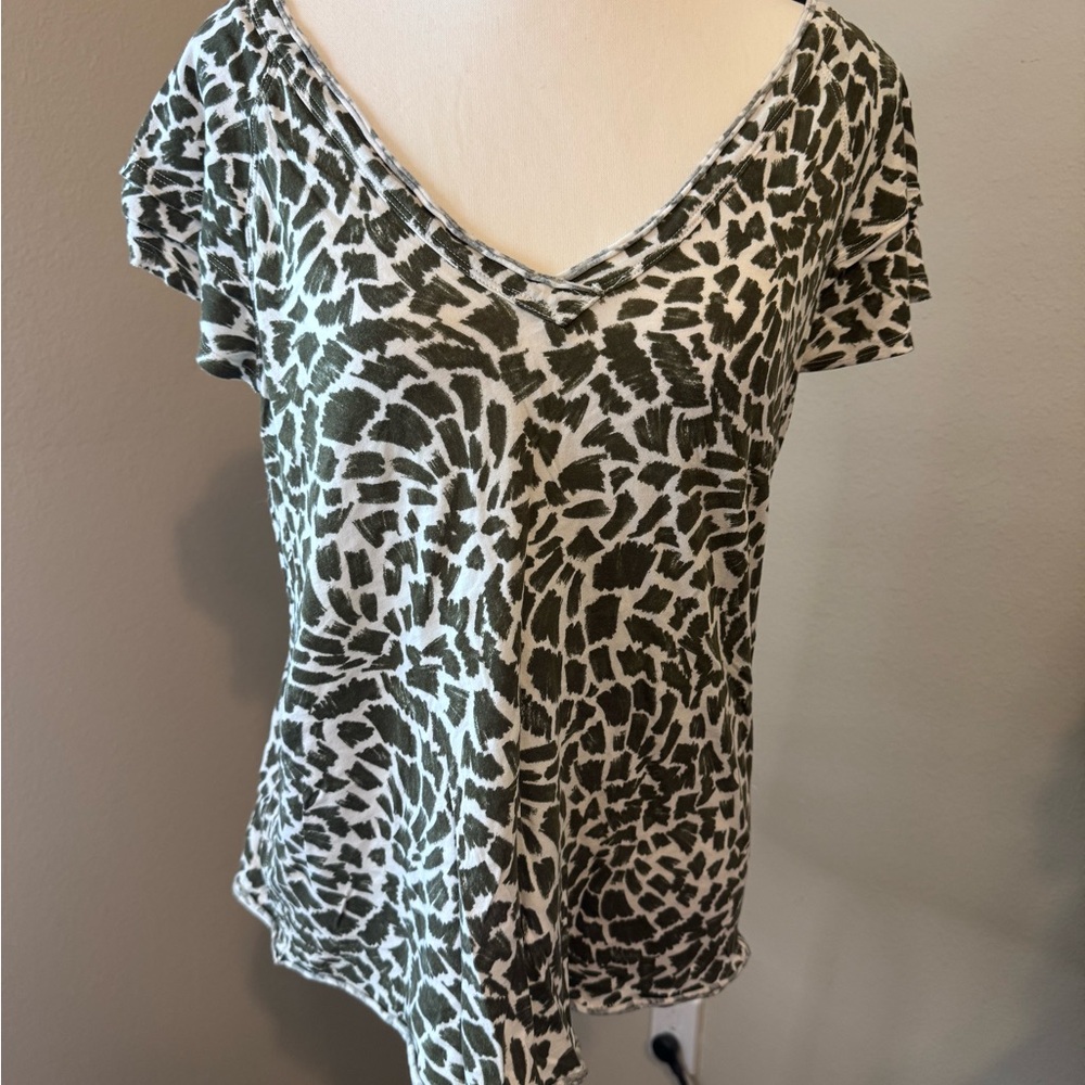 Maeve by Anthropologie Printed Top in Olive and White size large